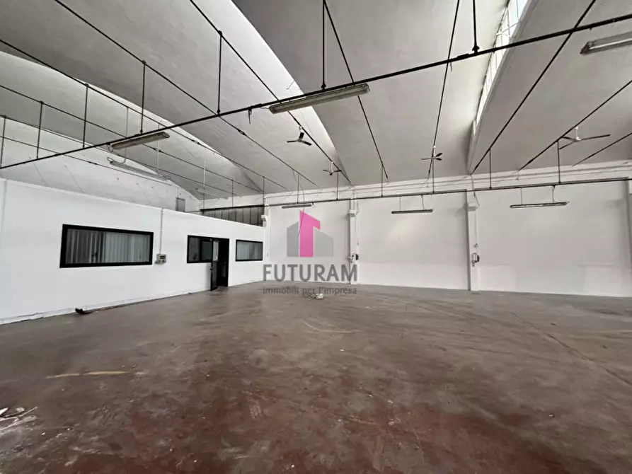 Immagine 6 di Capannone industriale in affitto  in via volta a Limena