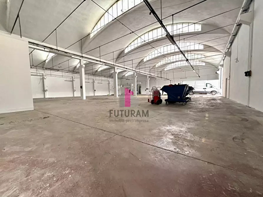 Immagine 7 di Capannone industriale in affitto  in via volta a Limena