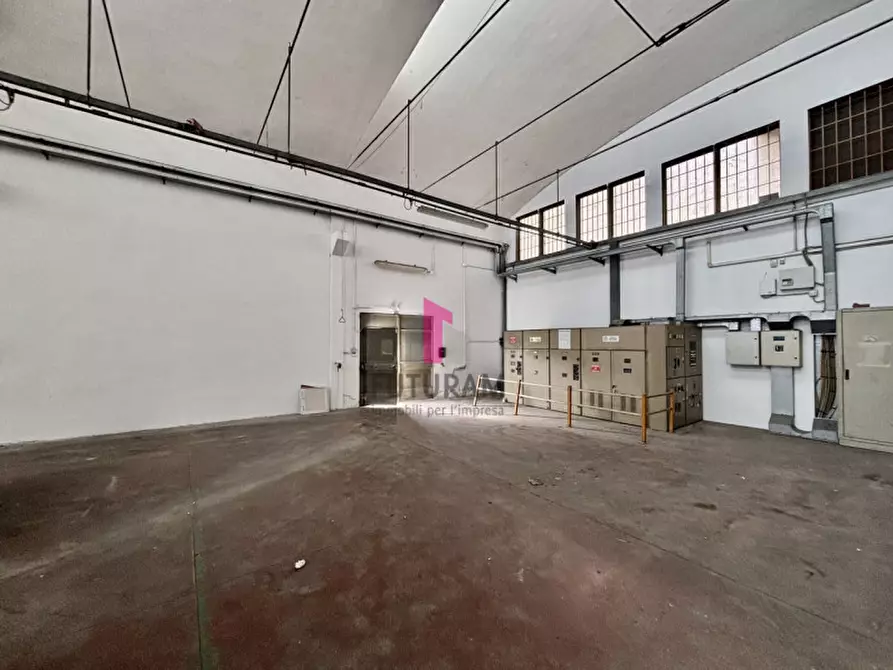 Immagine 11 di Capannone industriale in affitto  in via volta a Limena