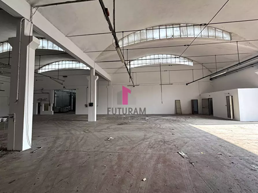Immagine 12 di Capannone industriale in affitto  in via volta a Limena