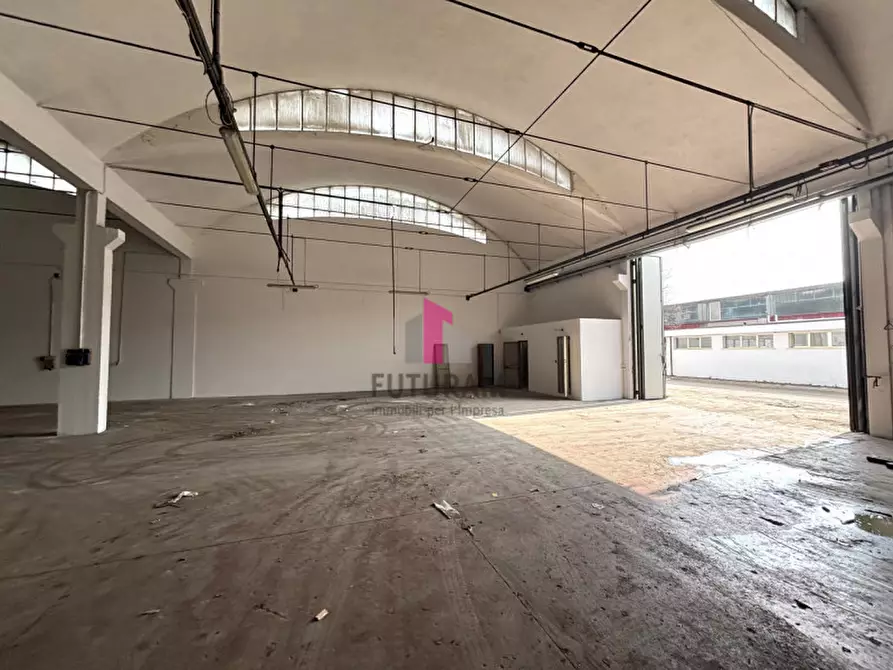 Immagine 13 di Capannone industriale in affitto  in via volta a Limena