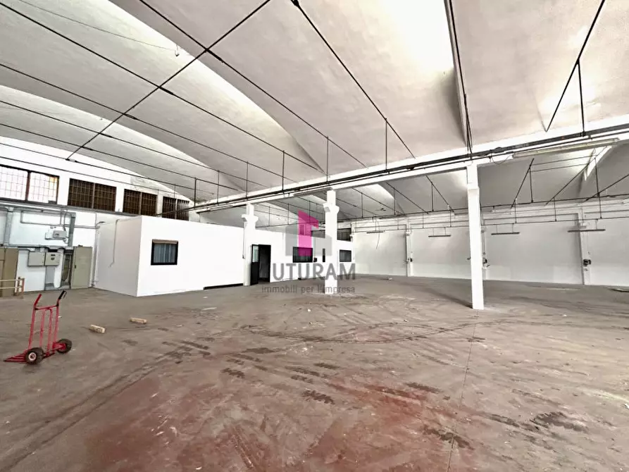 Immagine 16 di Capannone industriale in affitto  in via volta a Limena