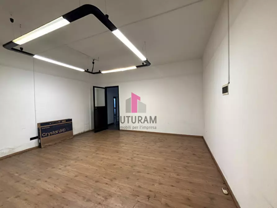 Immagine 17 di Capannone industriale in affitto  in via volta a Limena