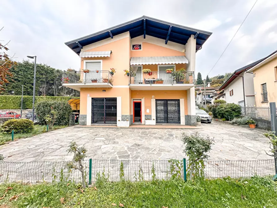Immagine 3 di Appartamento in vendita  in Via Quarantadue Martiri, 110 a Verbania