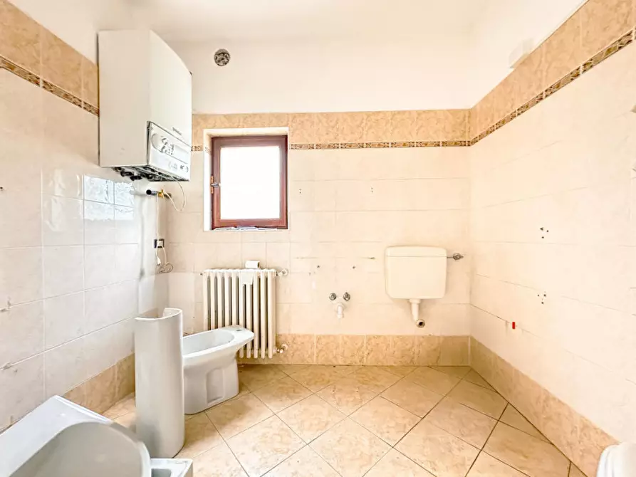 Immagine 8 di Appartamento in vendita  in Via Quarantadue Martiri, 110 a Verbania