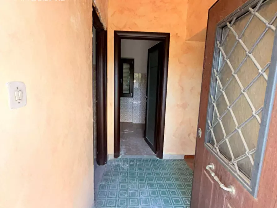 Immagine 3 di Palazzo in vendita  in Via dei Castelli Romani a Rocca Di Papa