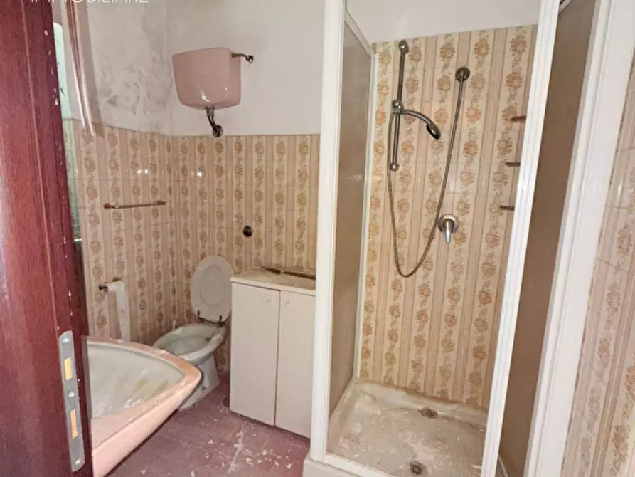 Immagine 4 di Palazzo in vendita  in Via dei Castelli Romani a Rocca Di Papa