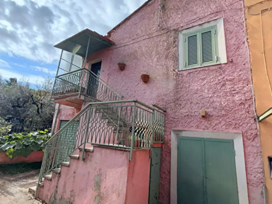 Immagine 14 di Palazzo in vendita  in Via dei Castelli Romani a Rocca Di Papa