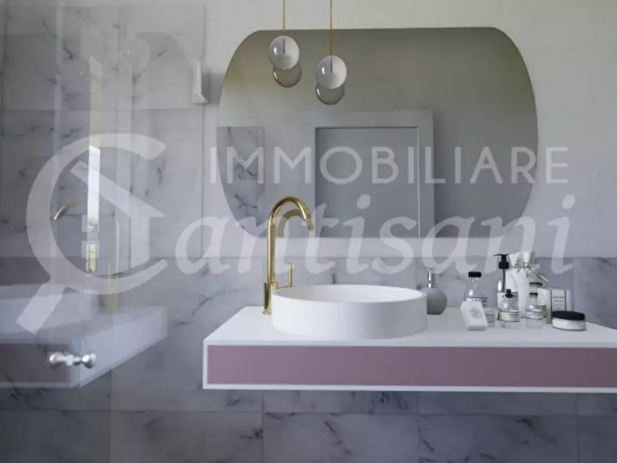 Immagine 15 di Appartamento in vendita  in Via Pistoiese a Firenze