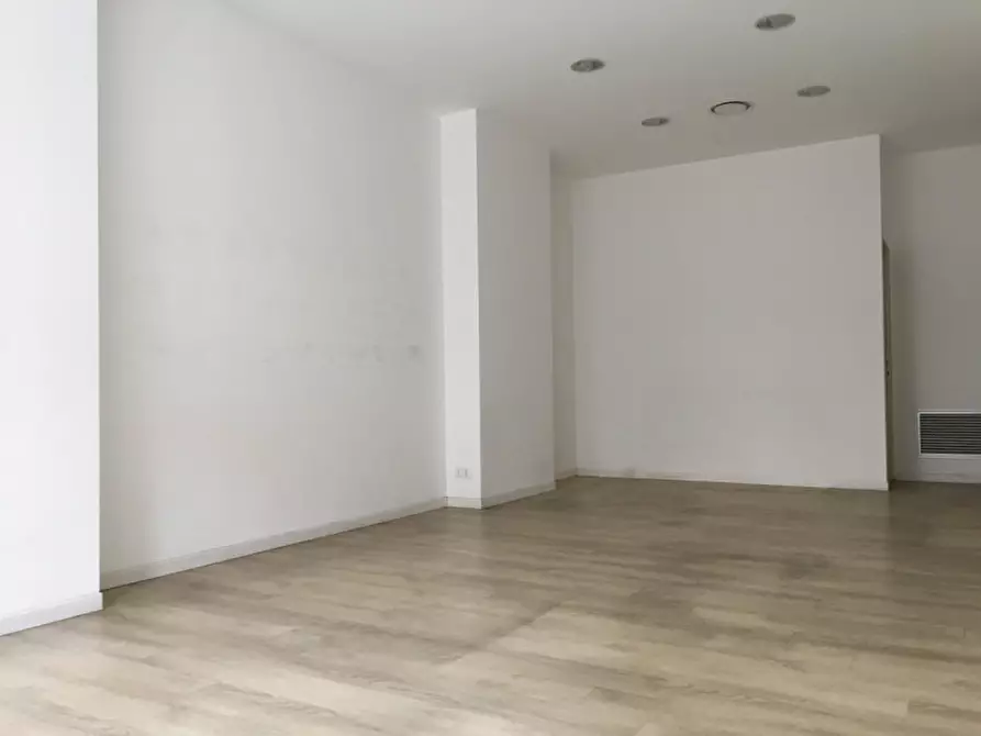 Immagine 5 di Negozio in affitto  in Via Altinate a Padova
