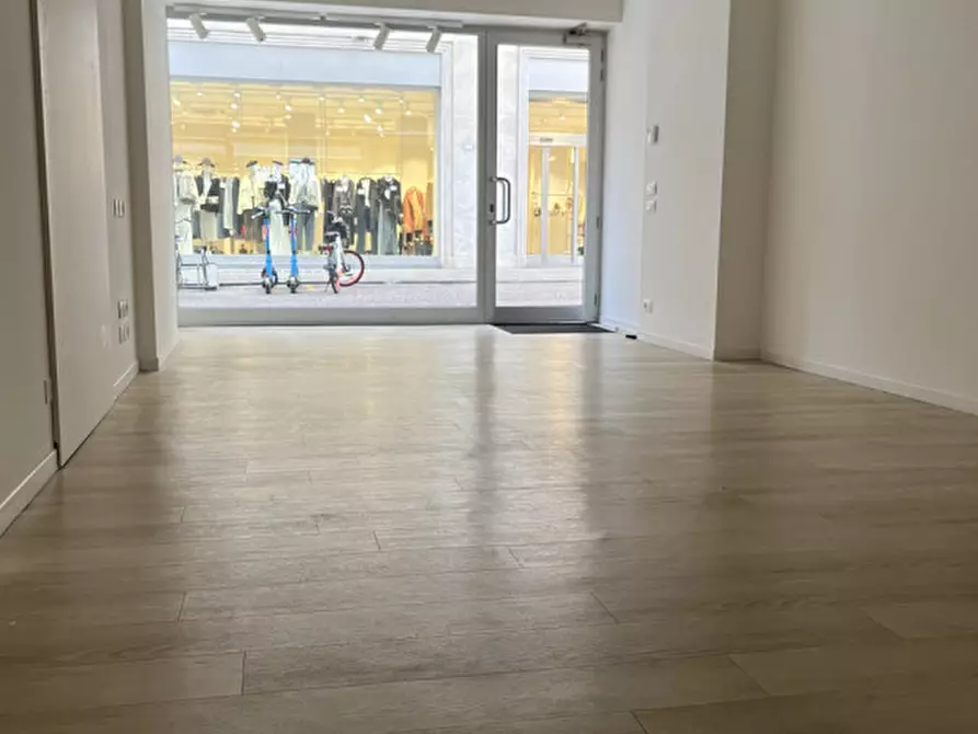 Immagine 6 di Negozio in affitto  in Via Altinate a Padova