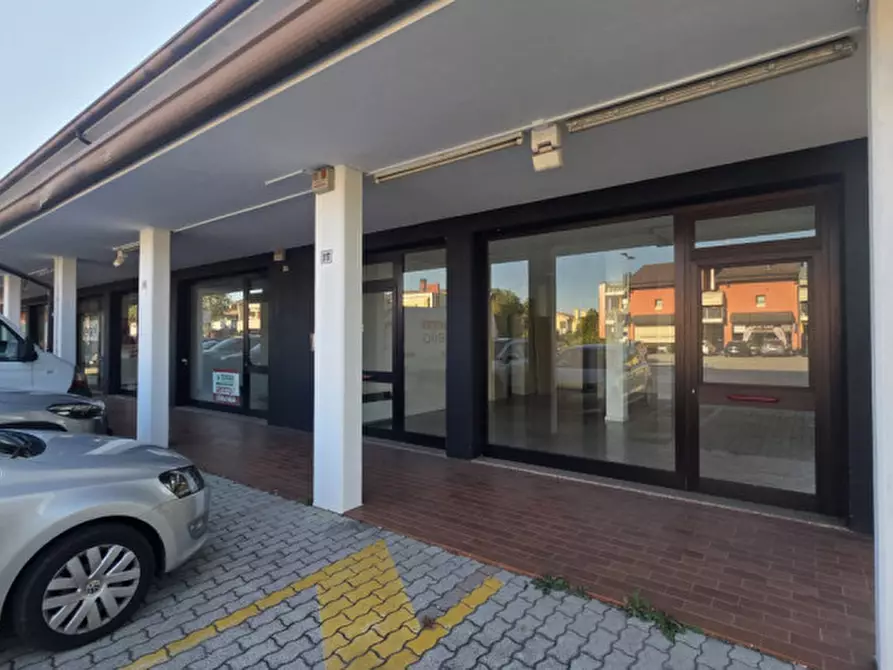Immagine 1 di Negozio in affitto  in Via Castellana 117 a Resana