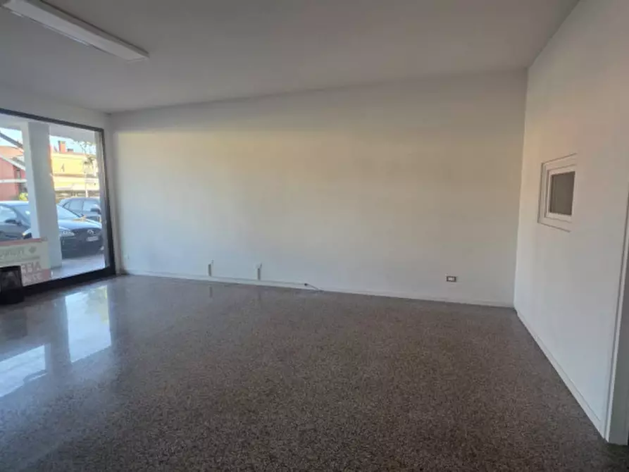 Immagine 6 di Negozio in affitto  in Via Castellana 117 a Resana