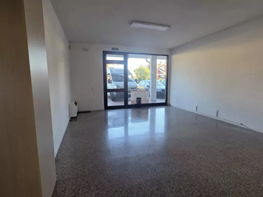 Immagine 7 di Negozio in affitto  in Via Castellana 117 a Resana