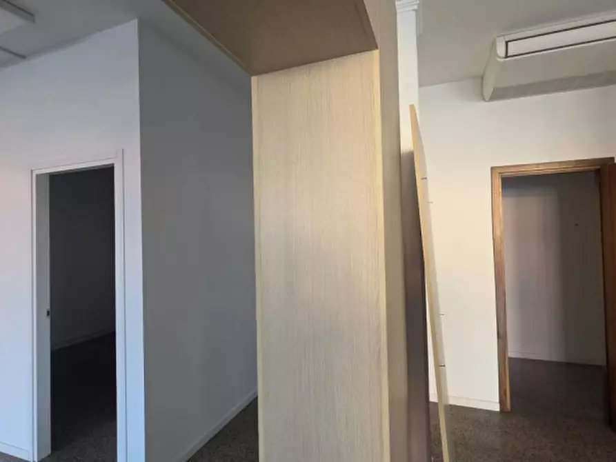 Immagine 10 di Negozio in affitto  in Via Castellana 117 a Resana