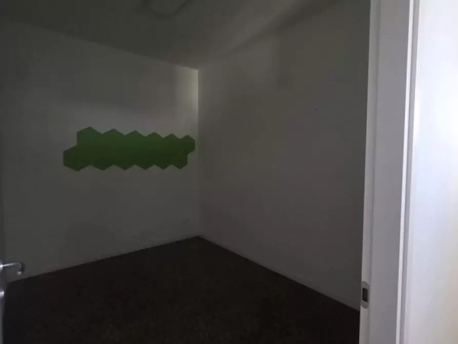 Immagine 18 di Negozio in affitto  in Via Castellana 117 a Resana