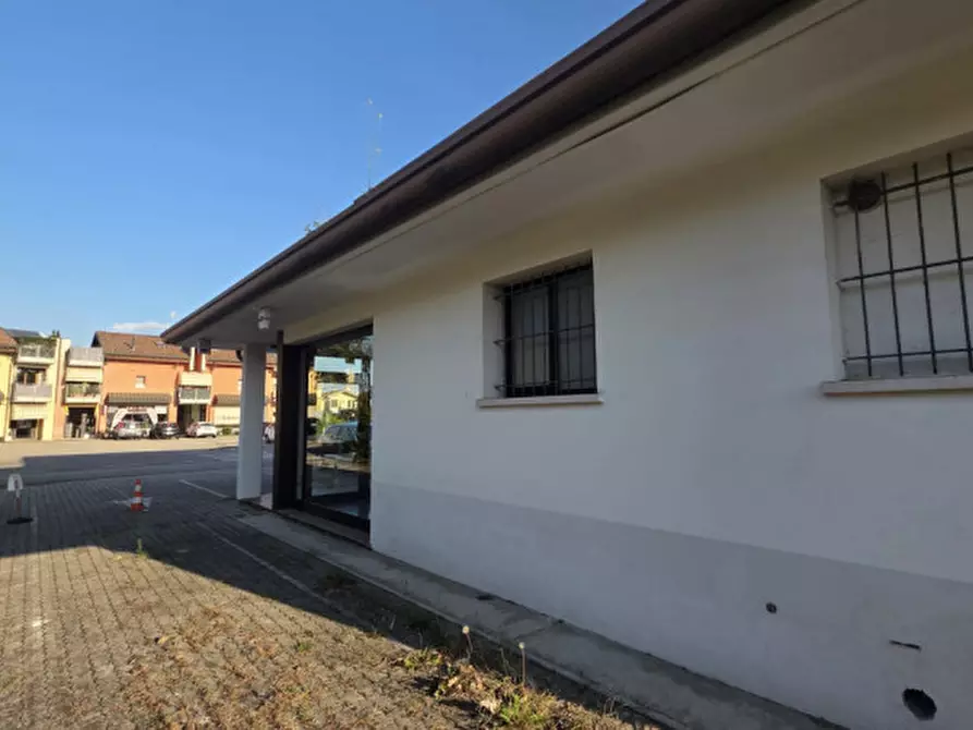 Immagine 19 di Negozio in affitto  in Via Castellana 117 a Resana