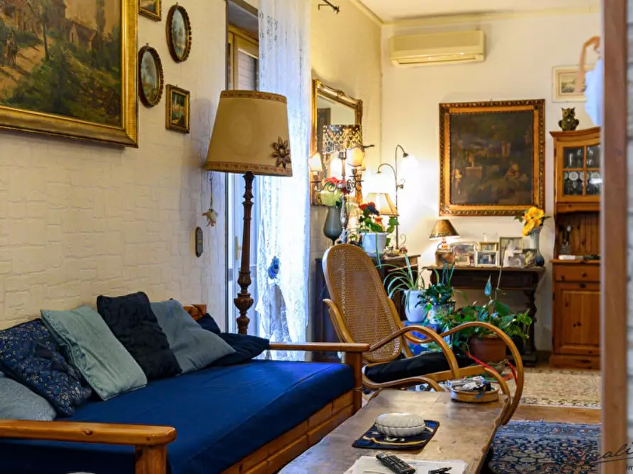 Immagine 4 di Appartamento in vendita  in Via Agugliano a Roma