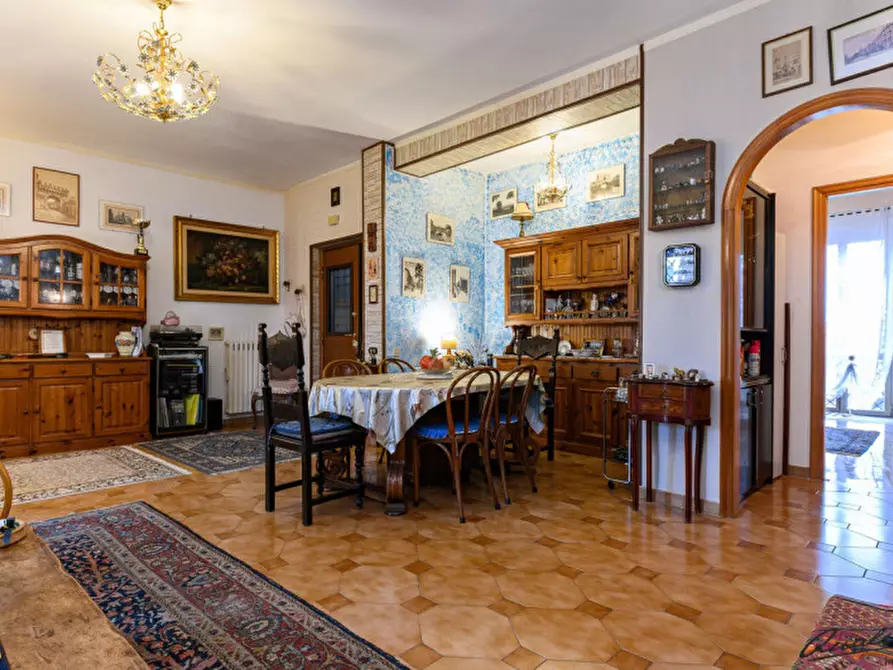 Immagine 5 di Appartamento in vendita  in Via Agugliano a Roma