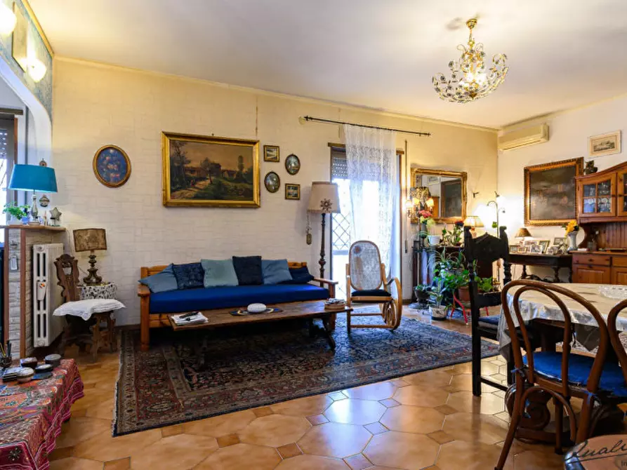 Immagine 7 di Appartamento in vendita  in Via Agugliano a Roma