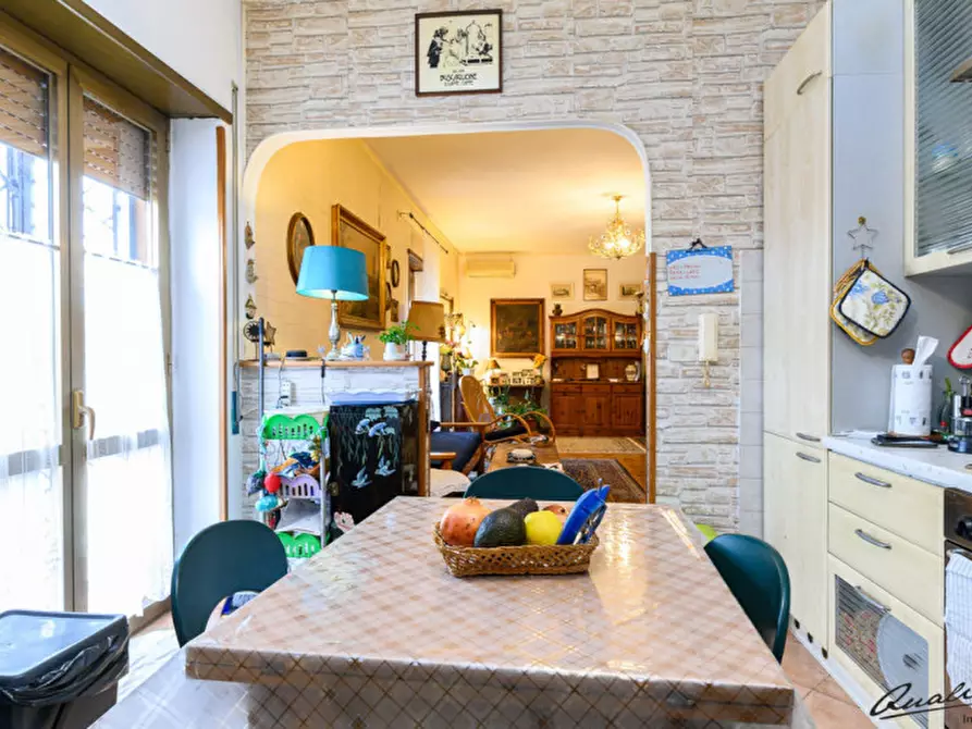 Immagine 9 di Appartamento in vendita  in Via Agugliano a Roma