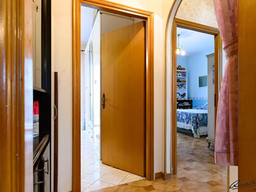 Immagine 11 di Appartamento in vendita  in Via Agugliano a Roma