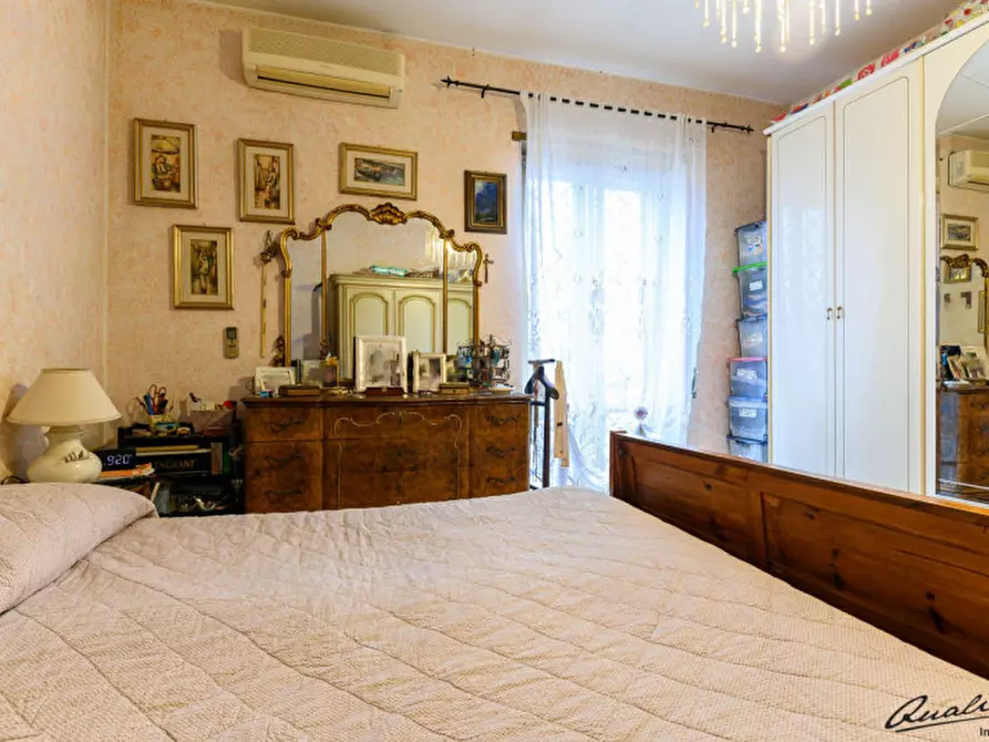 Immagine 13 di Appartamento in vendita  in Via Agugliano a Roma