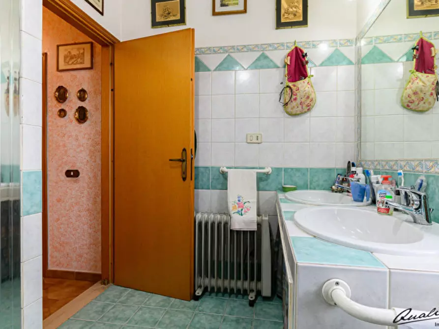 Immagine 21 di Appartamento in vendita  in Via Agugliano a Roma