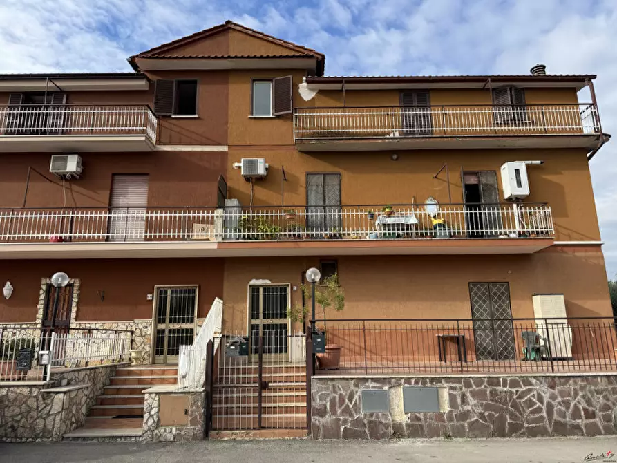 Immagine 28 di Appartamento in vendita  in Via Agugliano a Roma