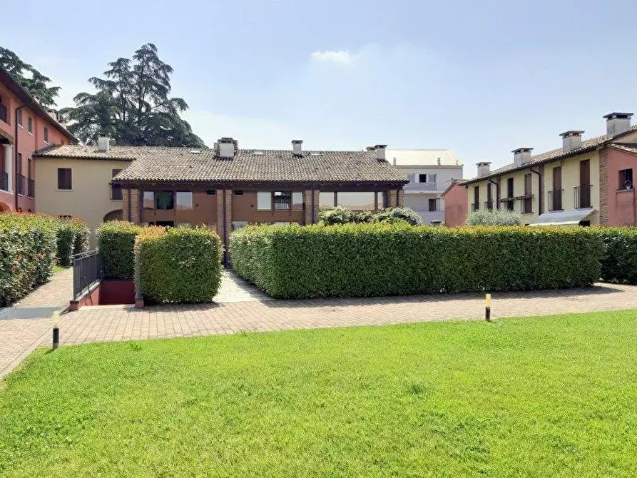 Immagine 2 di Appartamento in vendita  in Strada di Saviabona 275 a Vicenza