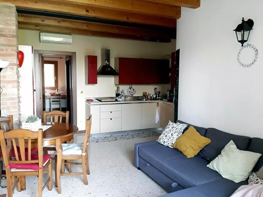 Immagine 4 di Appartamento in vendita  in Strada di Saviabona 275 a Vicenza