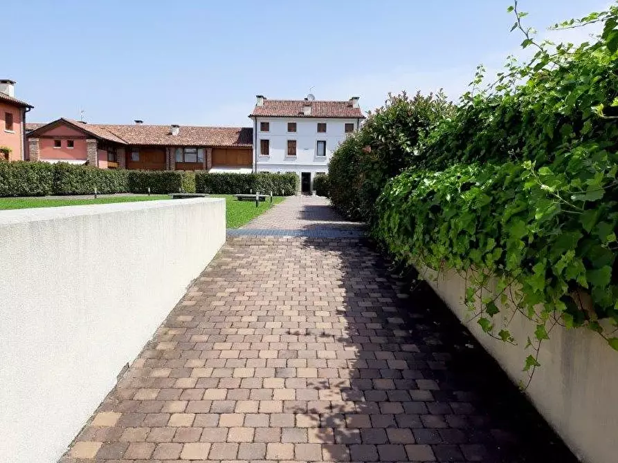 Immagine 15 di Appartamento in vendita  in Strada di Saviabona 275 a Vicenza