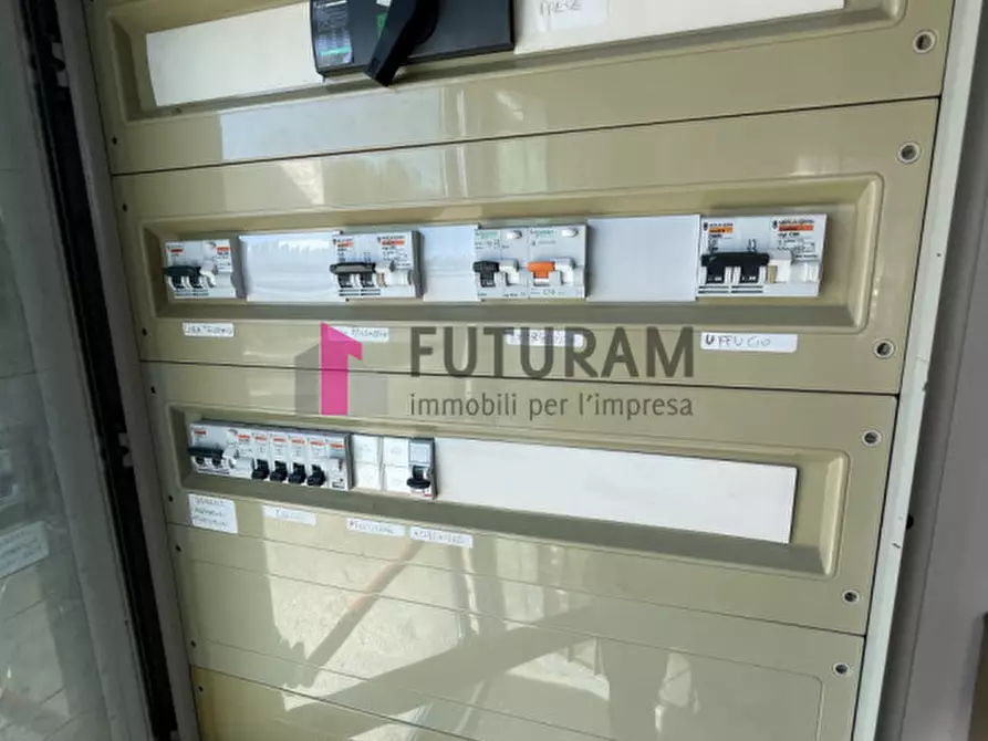 Immagine 15 di Capannone industriale in affitto  in via roma 1 a Piove Di Sacco