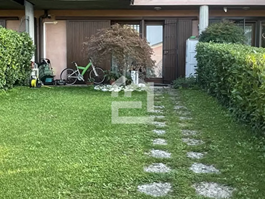 Immagine 3 di Casa bifamiliare in vendita  in Via Caduti dell'Egeo a Desenzano Del Garda