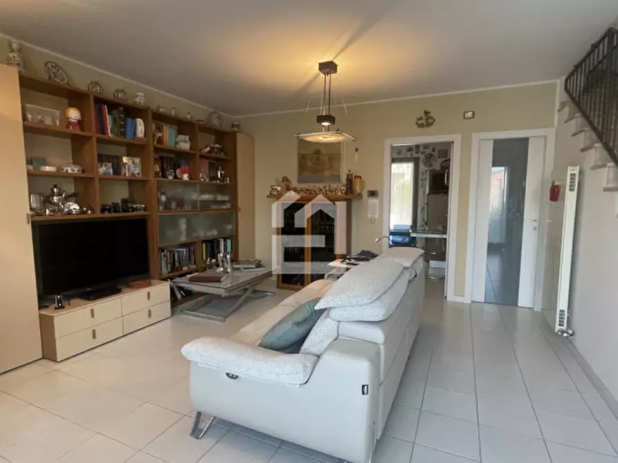 Immagine 4 di Casa bifamiliare in vendita  in Via Caduti dell'Egeo a Desenzano Del Garda