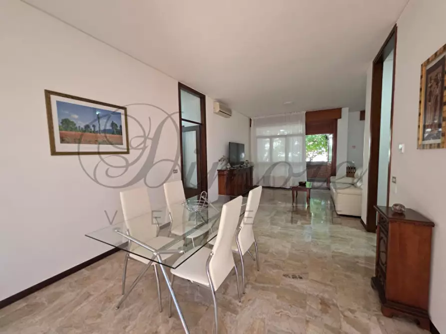 Immagine 5 di Appartamento in vendita  in Via Luigi Mariutto a Mirano