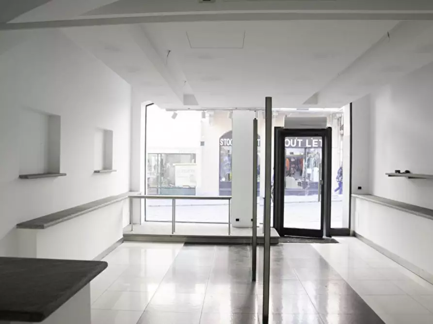 Immagine 8 di Negozio in vendita  in S.da Nuova, 13, 27100 Pavia PV, Italia a Pavia
