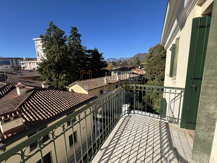 Immagine 6 di Appartamento in vendita  in Via Baratto a Schio