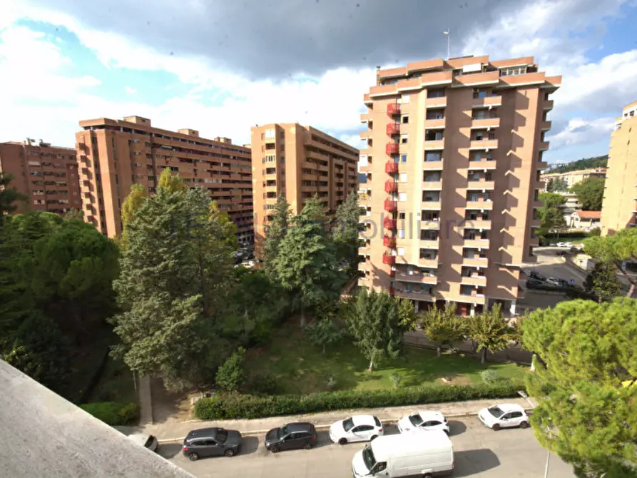 Immagine 17 di Appartamento in vendita  a Perugia
