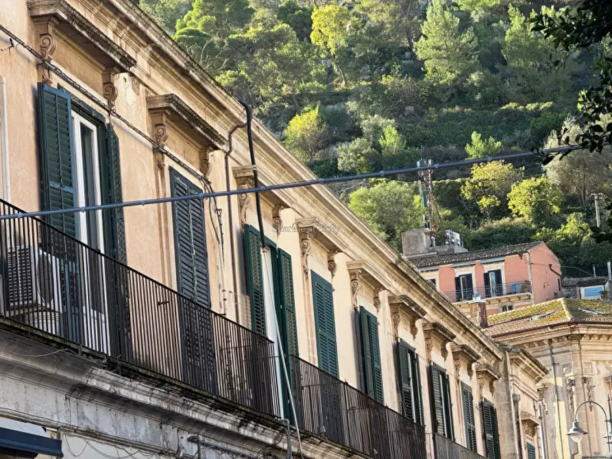 Immagine 2 di Casa indipendente in vendita  in Corso Umberto I a Modica
