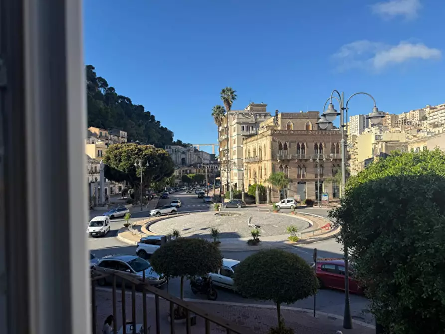 Immagine 16 di Casa indipendente in vendita  in Corso Umberto I a Modica