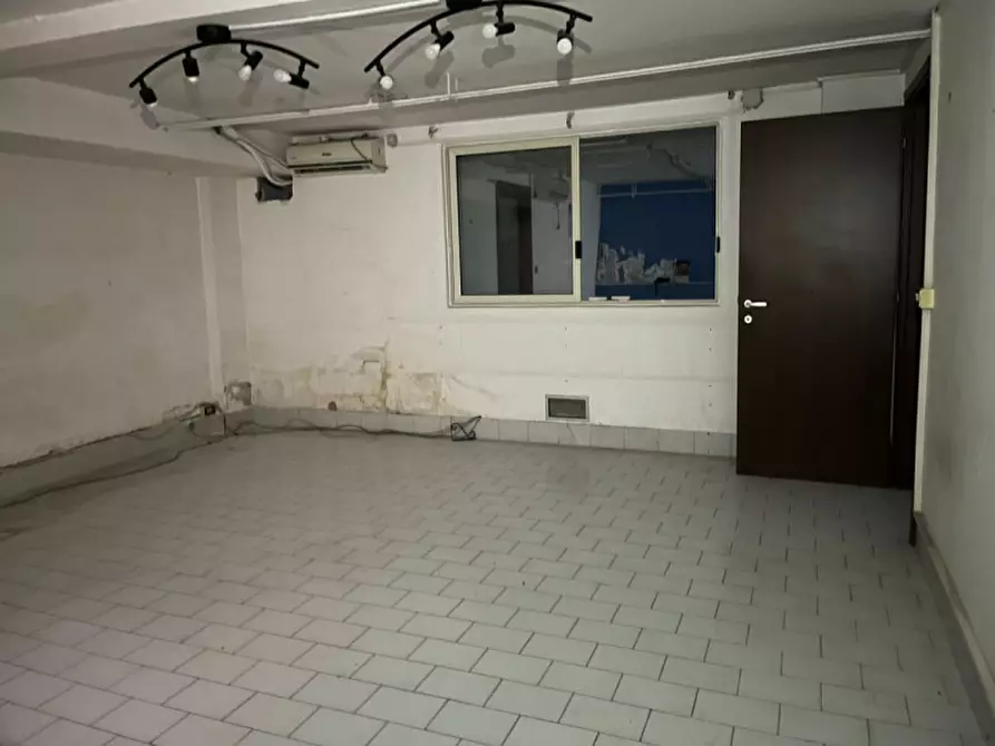Immagine 13 di Ufficio in affitto  in via quagliarello 27 a Napoli
