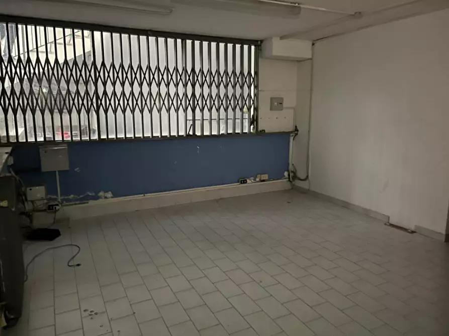 Immagine 24 di Ufficio in affitto  in via quagliarello 27 a Napoli