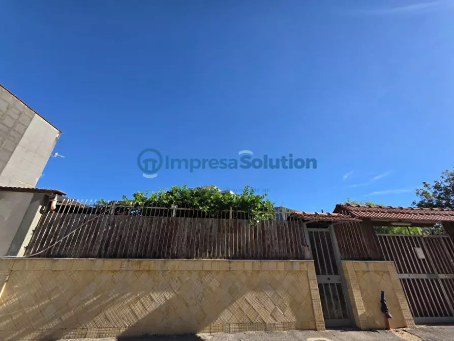 Immagine 4 di Garage in vendita  in Via Vicinale Campanile a Napoli