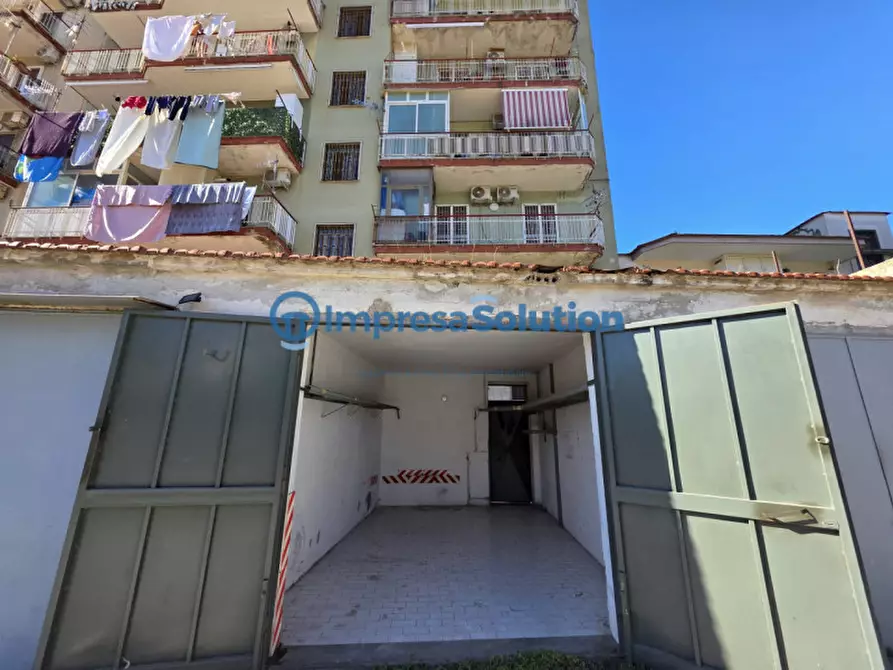 Immagine 5 di Garage in vendita  in Via Vicinale Campanile a Napoli