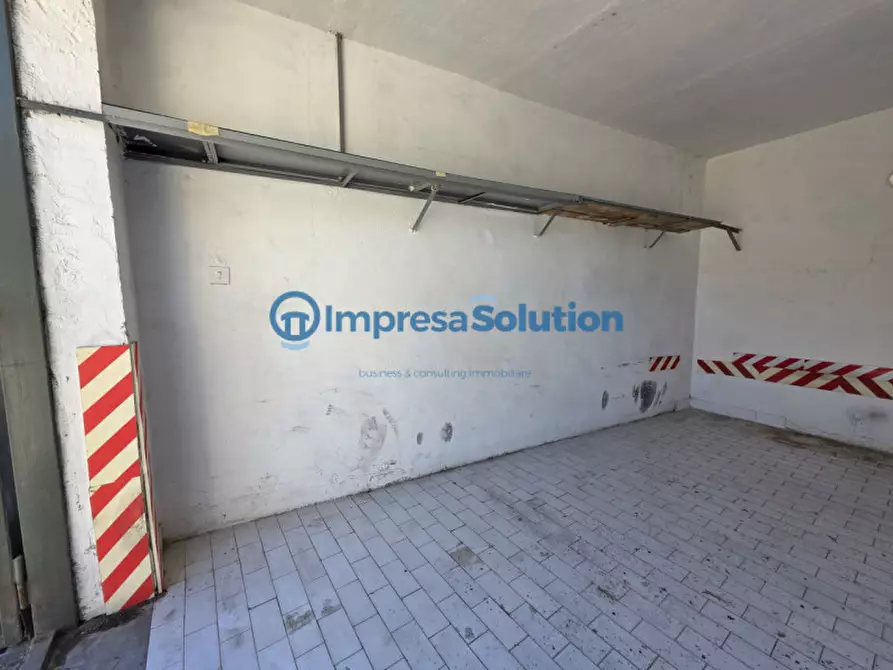 Immagine 16 di Garage in vendita  in Via Vicinale Campanile a Napoli