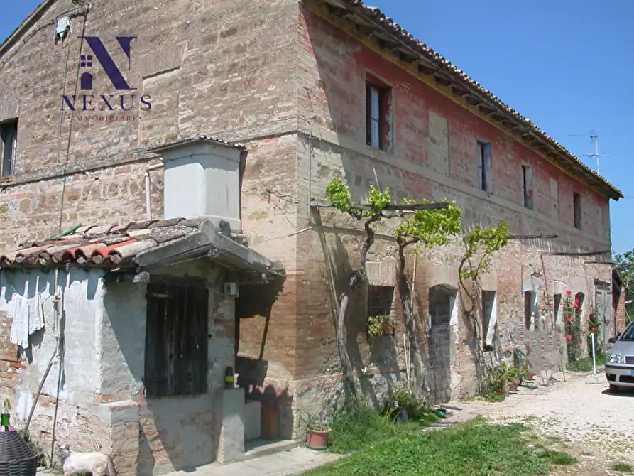 Immagine 2 di Rustico / casale in vendita  a Fano