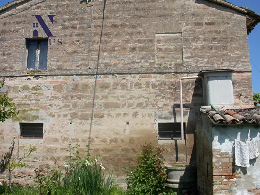 Immagine 5 di Rustico / casale in vendita  a Fano