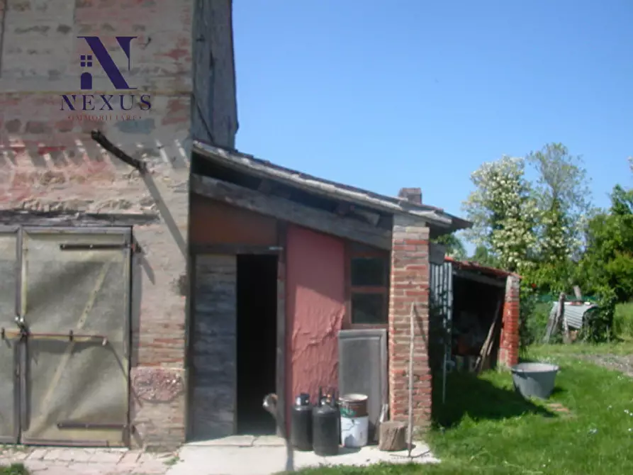Immagine 8 di Rustico / casale in vendita  a Fano