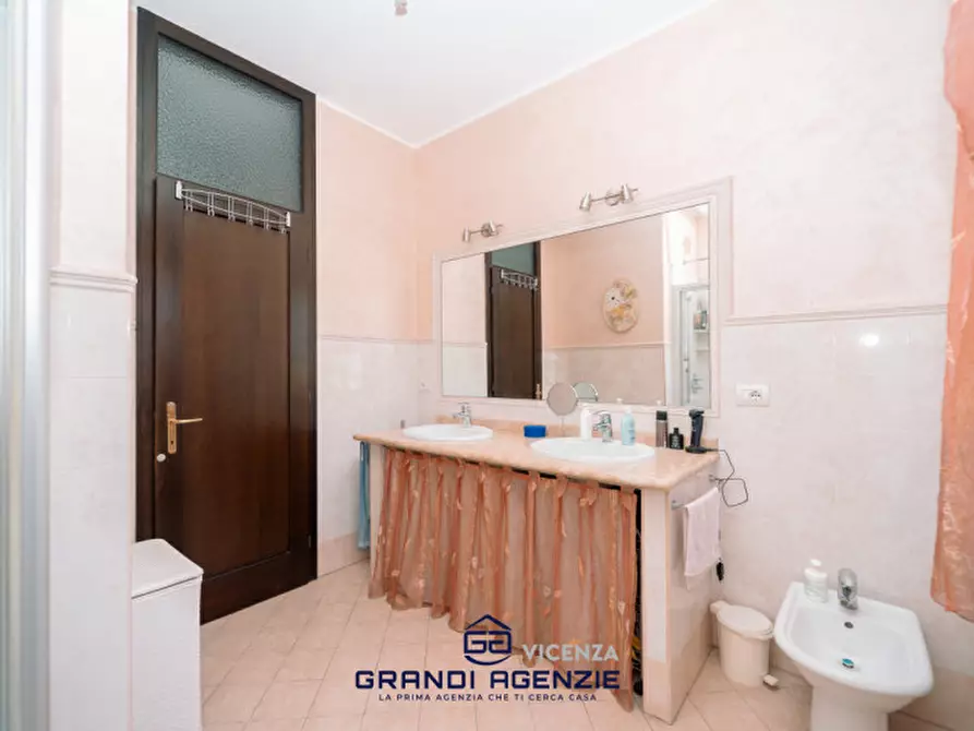 Immagine 35 di Villetta a schiera in vendita  in Via Almerigo Girotto, 33 a Vicenza